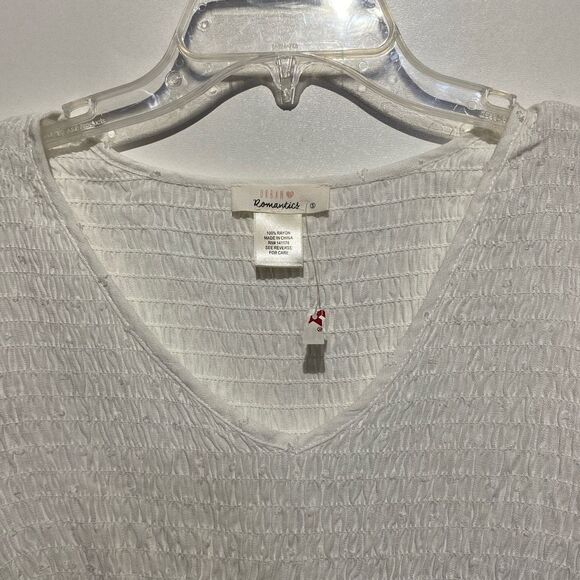 Urban Romantics Women's White V-Neck Smocked Short Sleeve Blouse Small NWT - Picture 5 of 10